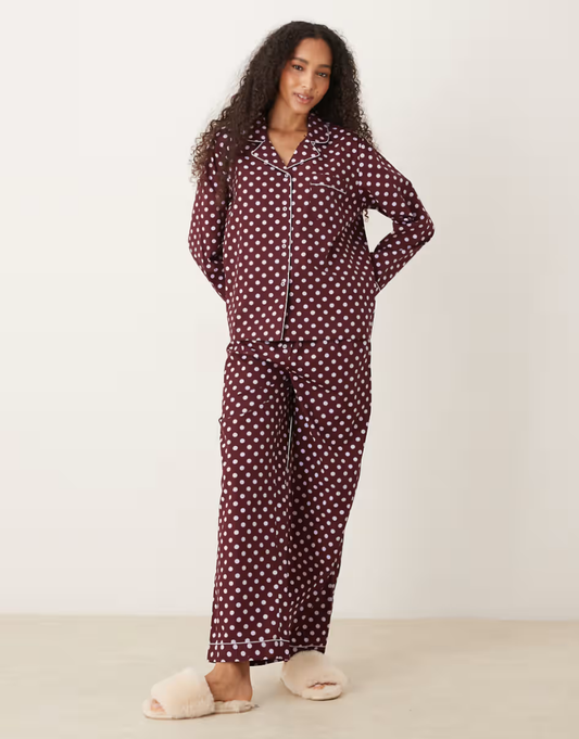 Pajama set in polka dots with velvet trim